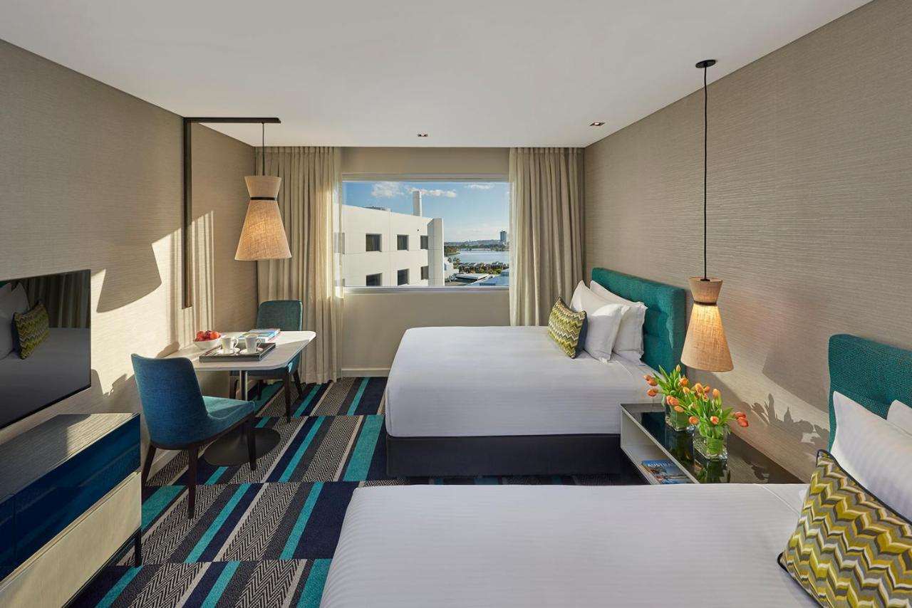 Crown Promenade Perth Hotell Exteriör bild