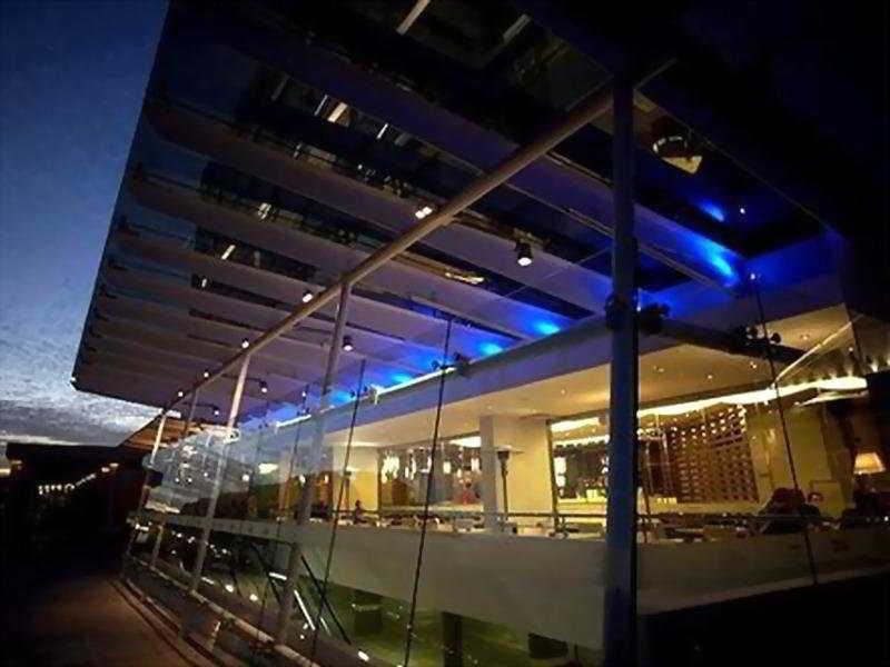 Crown Promenade Perth Hotell Exteriör bild
